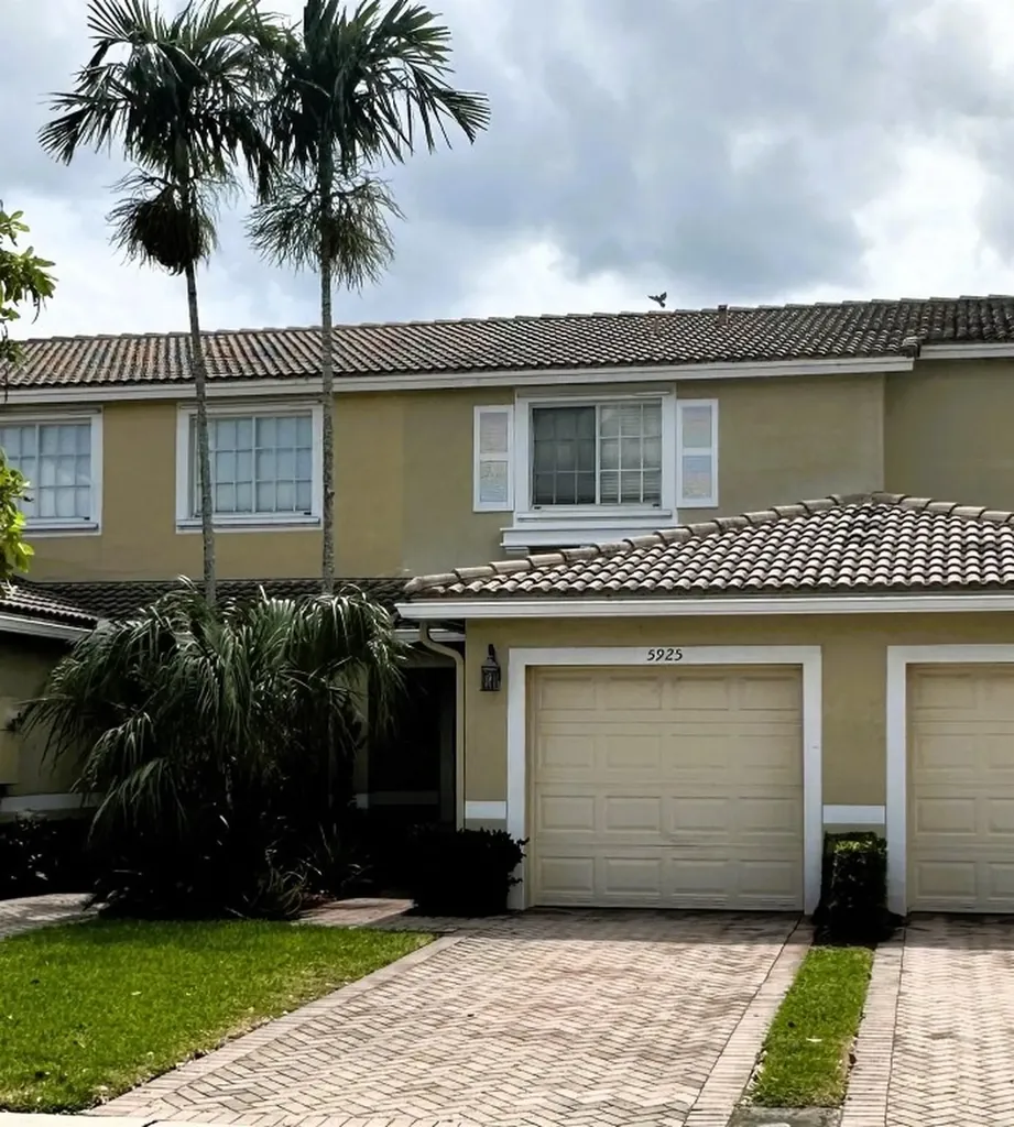 5925 Royal Way Tamarac FL 33321