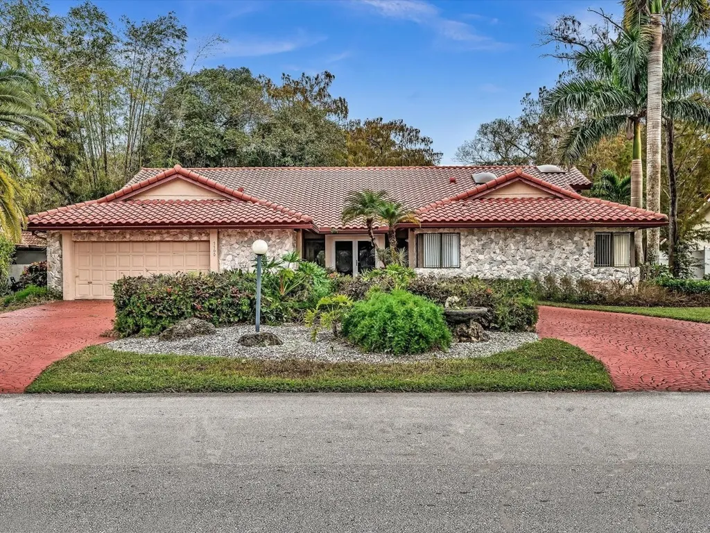 7700 Banyan Terrace Tamarac FL 33321