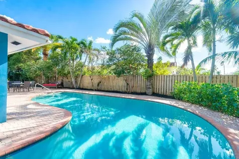 2160 NE 28th Street Lighthouse Point FL 33064