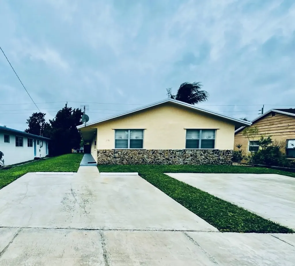 2314 Harding Street Hollywood FL 33020