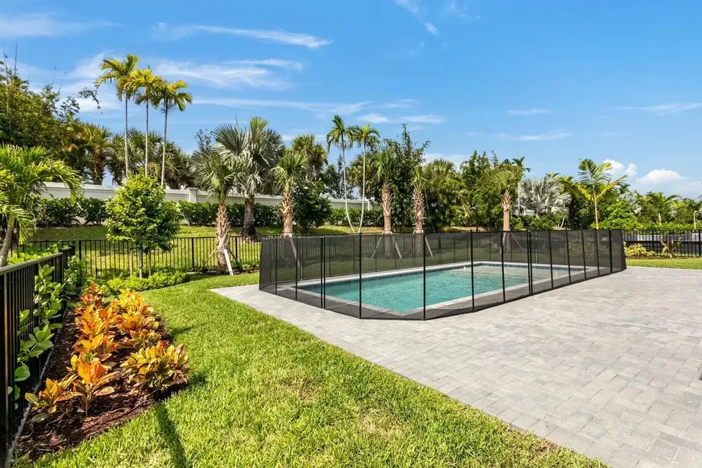 9224 Crestview Circle Palm Beach Gardens FL 33412