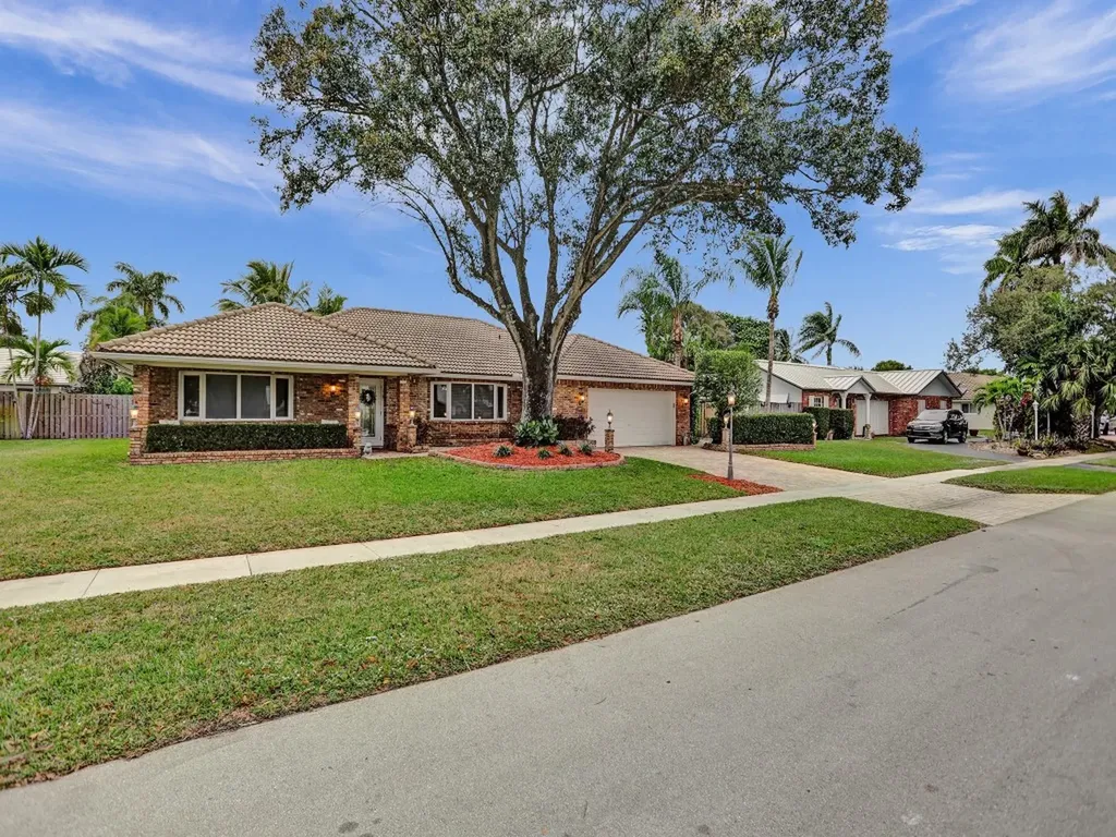 431 SW 74th Terrace Plantation FL 33317