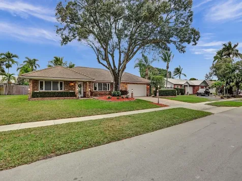 431 SW 74th Terrace Plantation FL 33317
