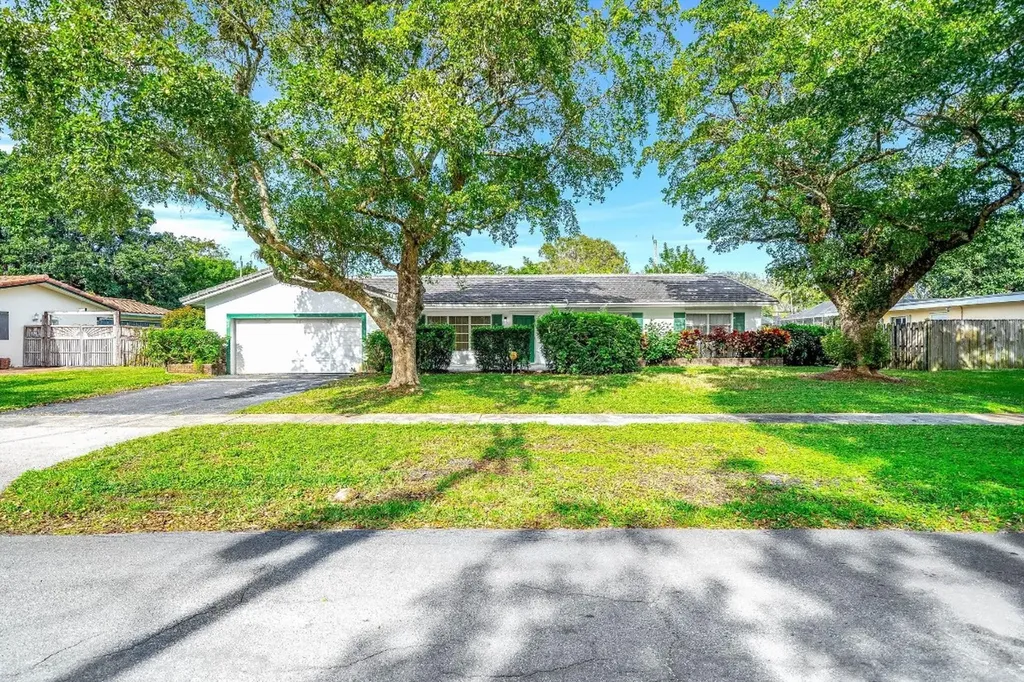 5581 SW 3rd Court Plantation FL 33317