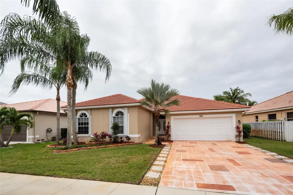 834 SW 172nd Terrace Pembroke Pines FL 33029