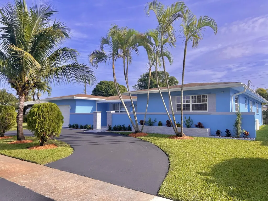 701 SW 71st Terrace Pembroke Pines FL 33023