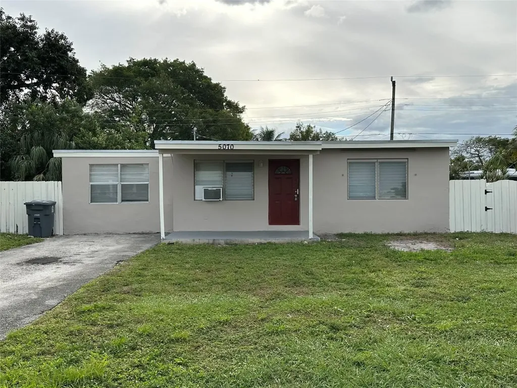 5070 Old Spanish Trail Lantana FL 33462