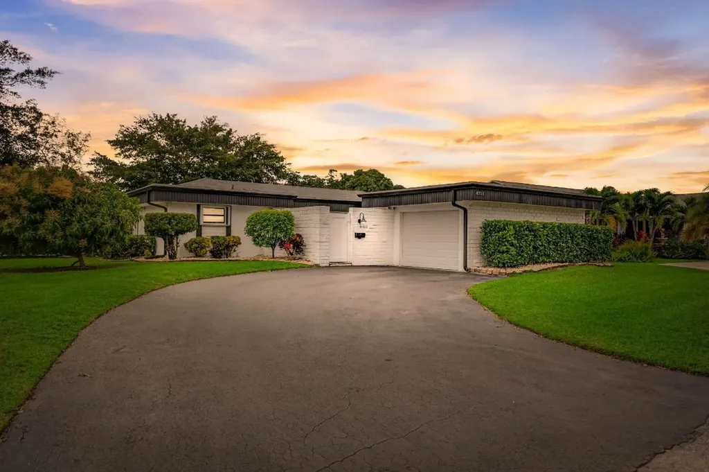 4711 Bayberry Lane Tamarac FL 33319