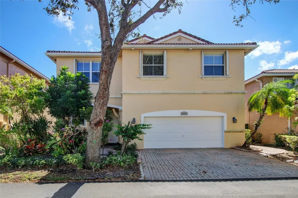 1050 Corkwood Street Hollywood FL 33019