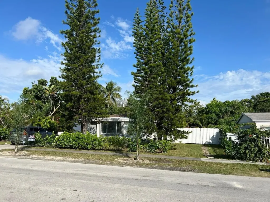 941 NE 139th Street North Miami FL 33161