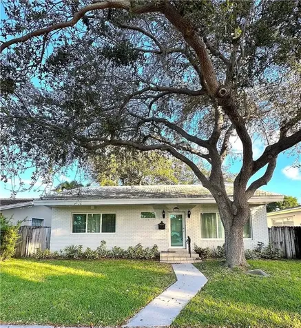 1323 Lincoln Street Hollywood FL 33019