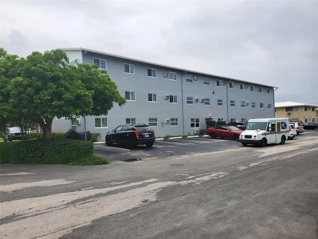 1021 NE 24th Avenue Pompano Beach FL 33062