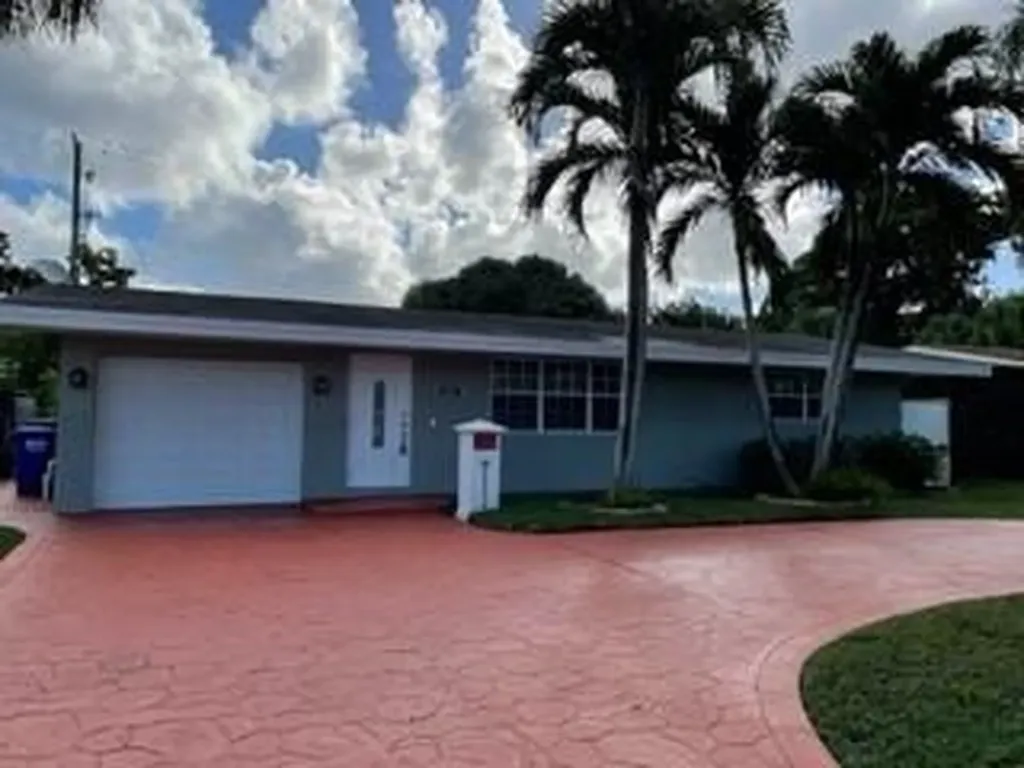 1201 NW 81st Avenue Pembroke Pines FL 33024