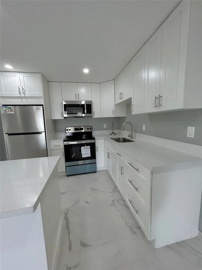 4681 SW 43rd Terrace Fort Lauderdale FL 33314