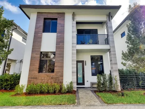 4318 NW 81st Avenue Doral FL 33166