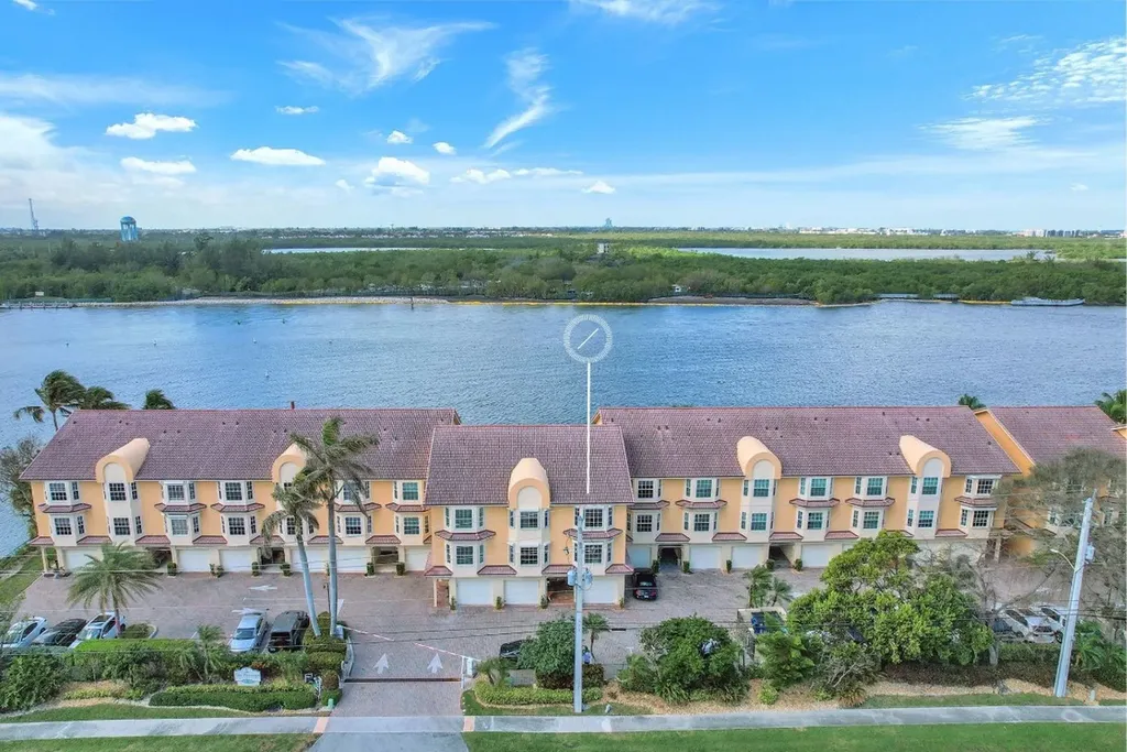4026 N Ocean Drive Hollywood FL 33019