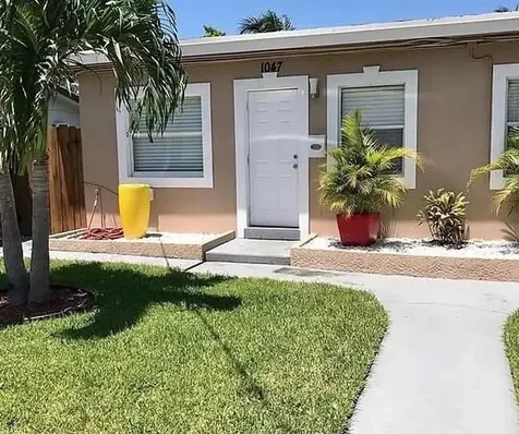 1047 NE 37th Street Oakland Park FL 33334