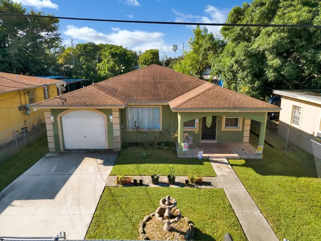 1560 NW 51st Street Miami FL 33142