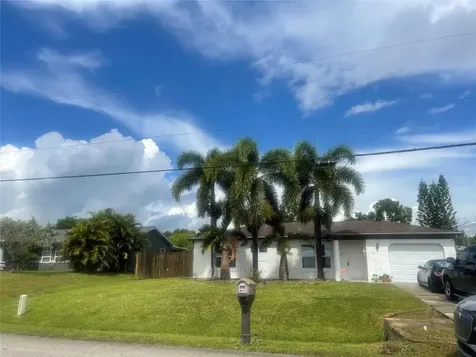 570 NW Sagamore Terrace Port St Lucie FL 34983