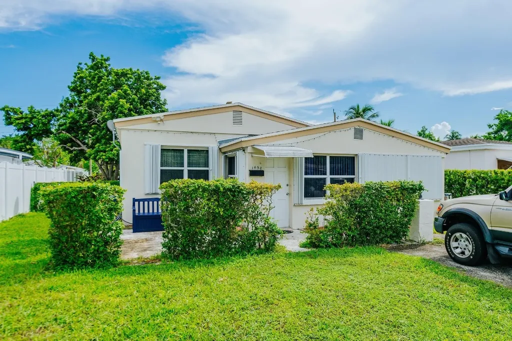 1458 NE 178th Street North Miami Beach FL 33162