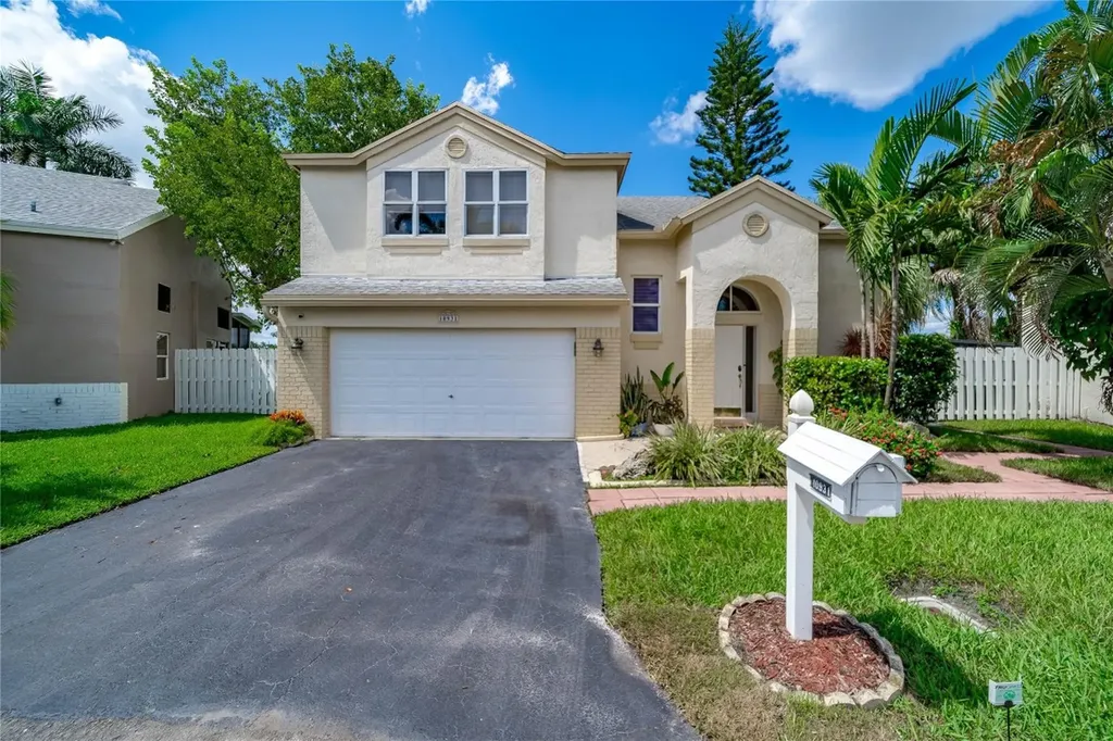 10931 SW 10th Place Davie FL 33324