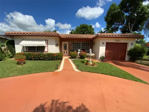 6621 Oakmont North Lauderdale FL 33068