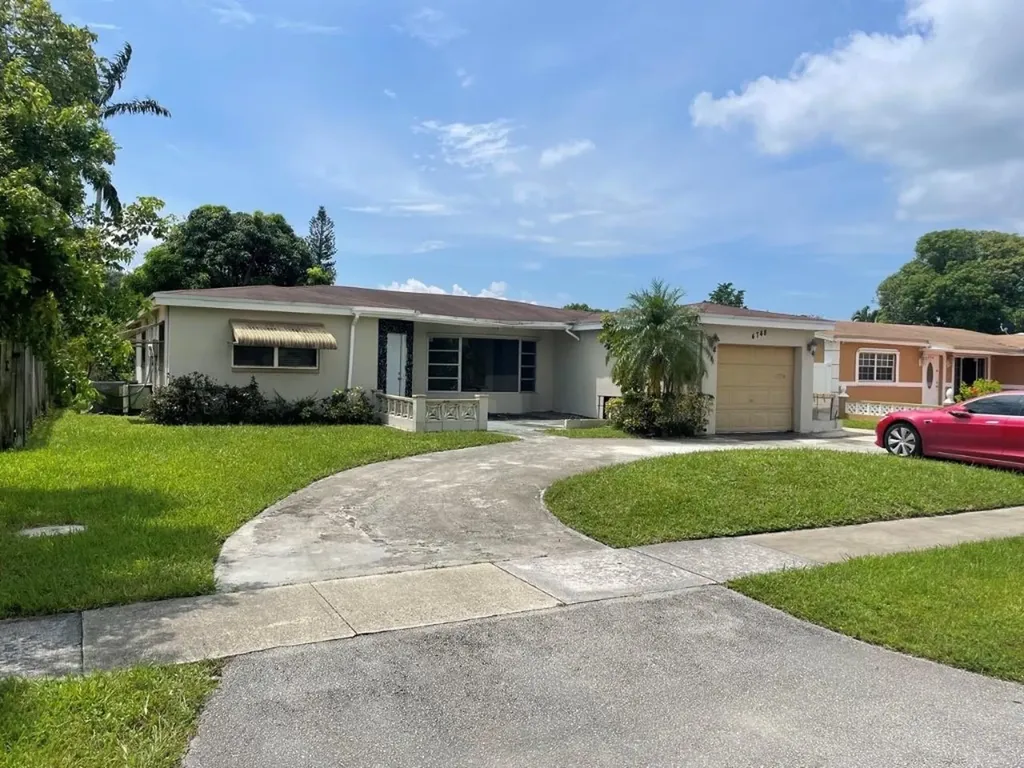 4748 NW 39th Street Lauderdale Lakes FL 33319