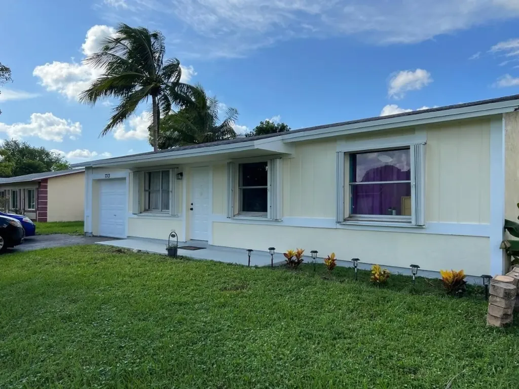 7313 SW 8th Street North Lauderdale FL 33068