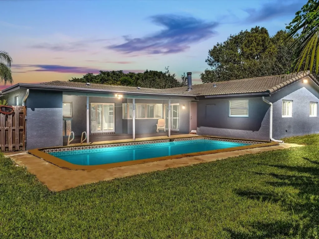 2881 NW 87th Avenue Coral Springs FL 33065