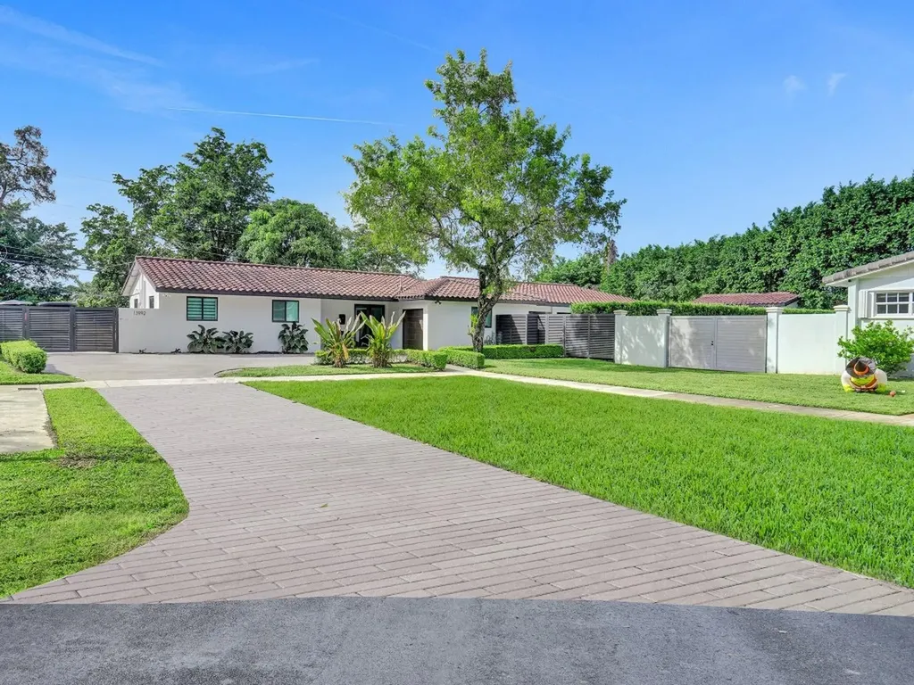 13992 Lake George Court Miami Lakes FL 33014