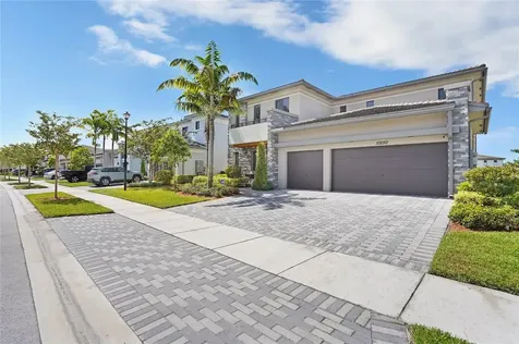 10590 S Lago Vista Circle Parkland FL 33076