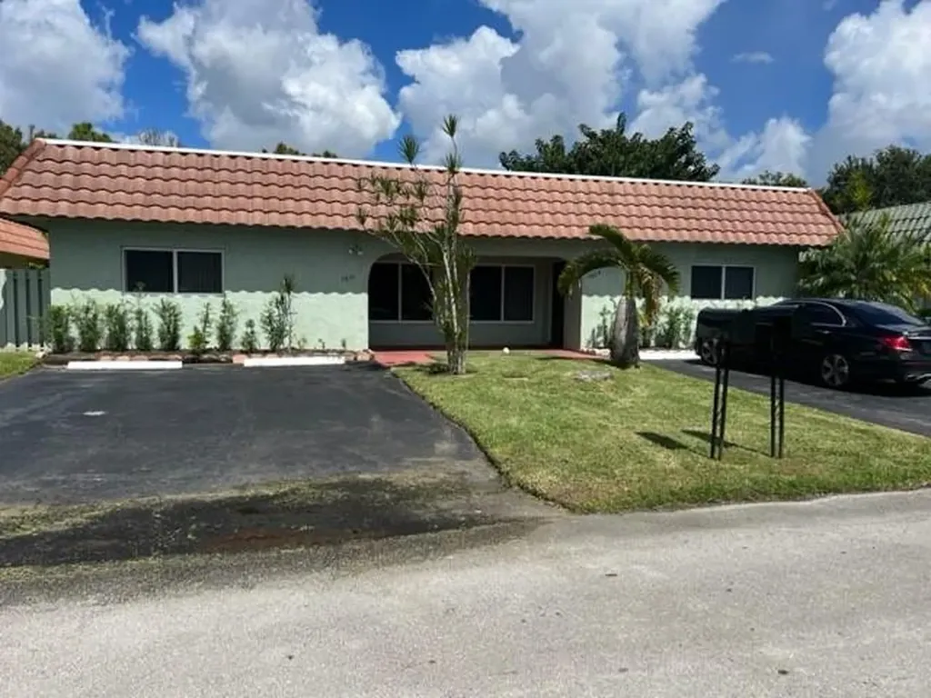 7829 NW 71st Court Tamarac FL 33321