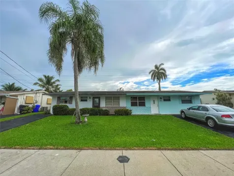 1997 SW 70th Way North Lauderdale FL 33068
