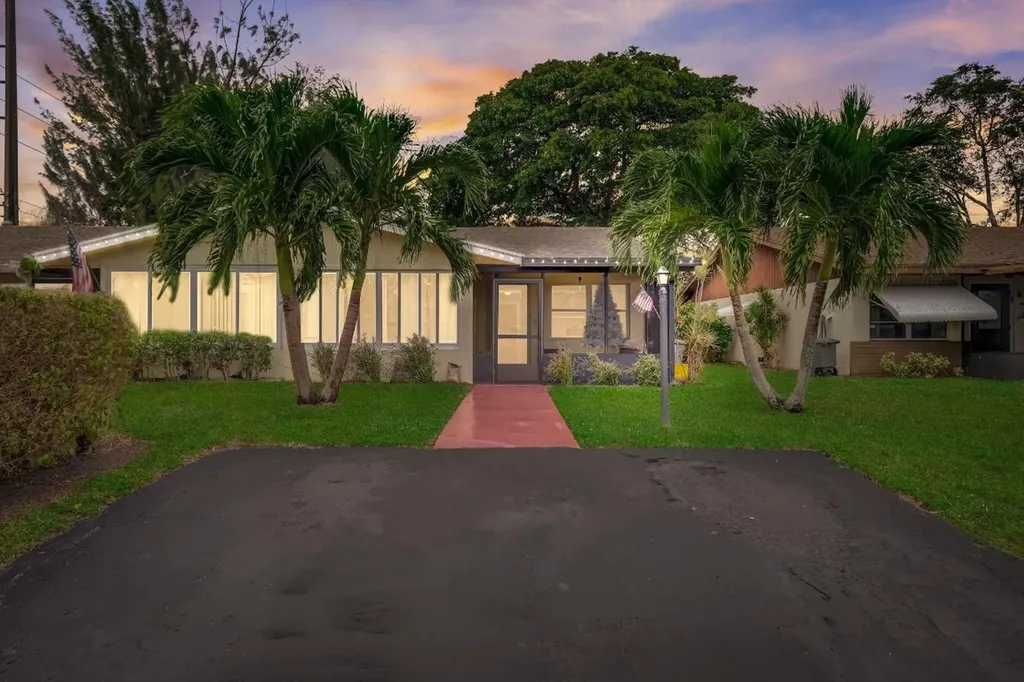 6033 La Palma Lane Delray Beach FL 33484