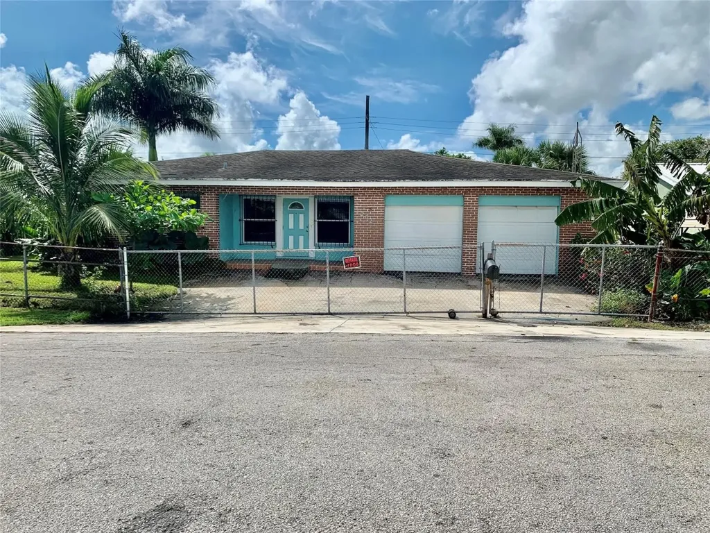 1202 W Avenue A Belle Glade FL 33430