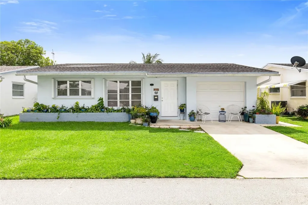 4932 NW 55th Court Tamarac FL 33319