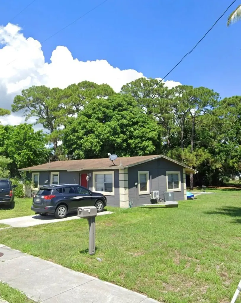 2806 Avenue F Fort Pierce FL 34947