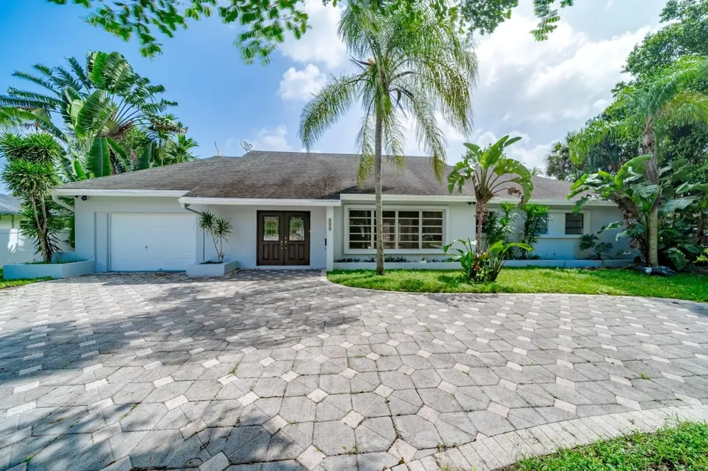 300 E Acre Drive Plantation FL 33317