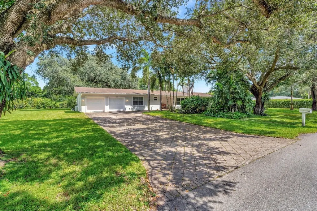20 N Bel Air Drive Plantation FL 33317