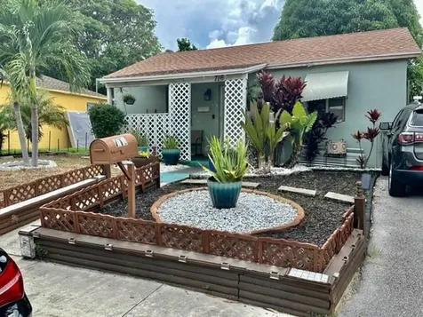 716 W 2nd Street Riviera Beach FL 33404