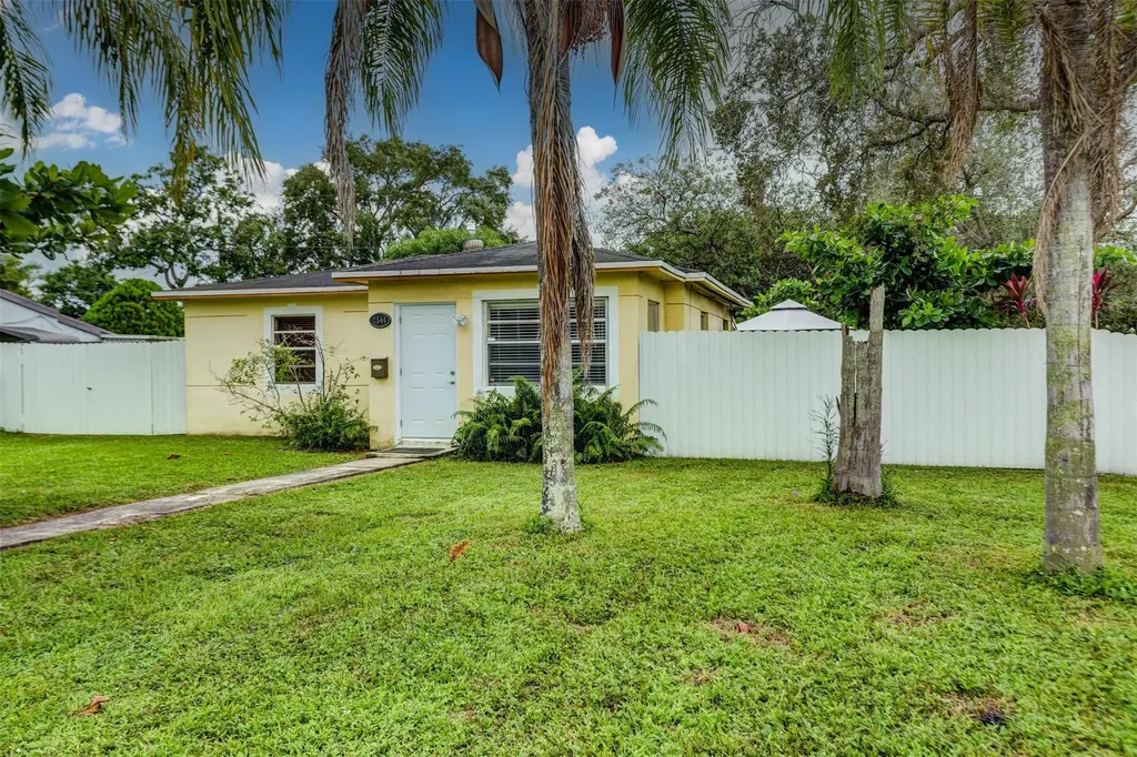 2546 Harding Street Hollywood FL 33020