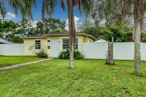 2546 Harding Street Hollywood FL 33020