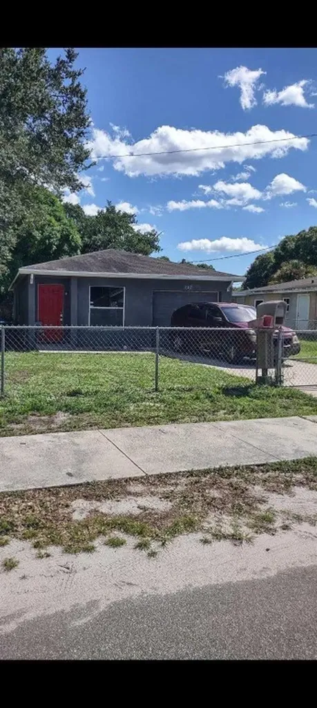 522 N 15th Street Fort Pierce FL 34950