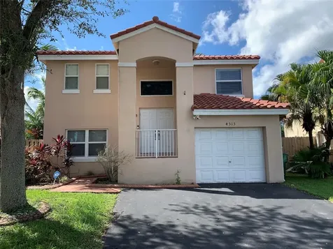 4313 SW 84th Terrace Davie FL 33328