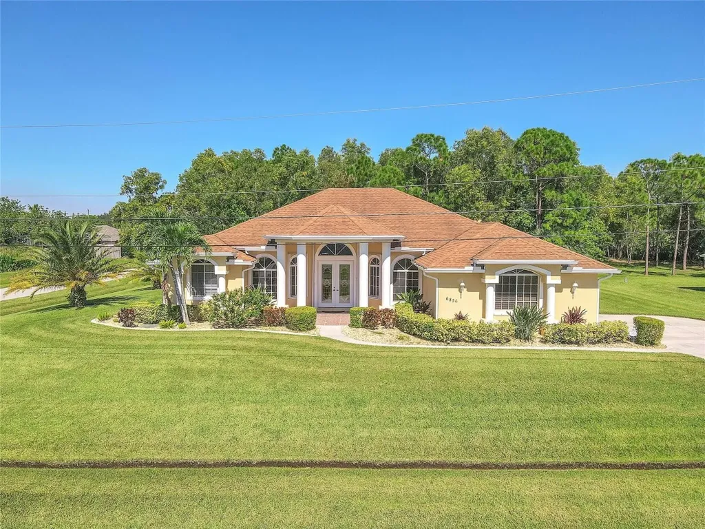 6856 NW Hogate Circle Port St Lucie FL 34983