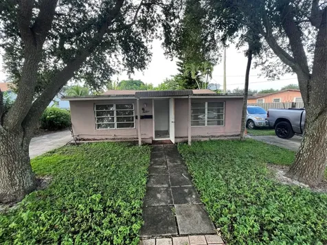 5827 Fillmore Street Hollywood FL 33021