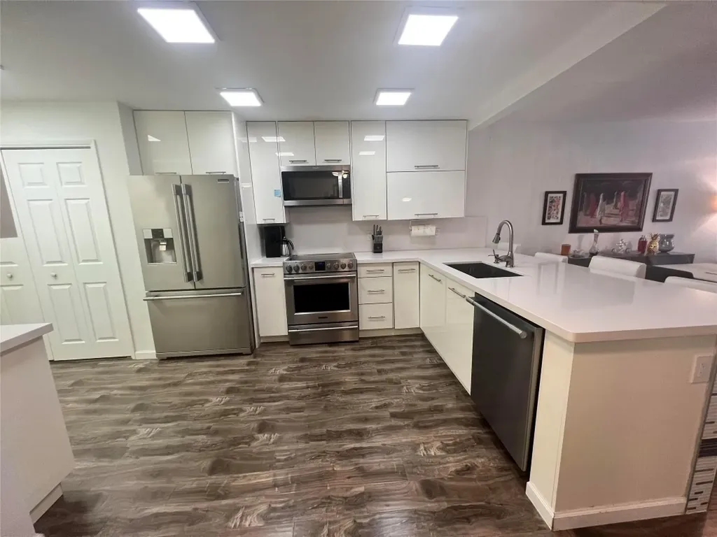 4280 Oaks Terrace Pompano Beach FL 33069