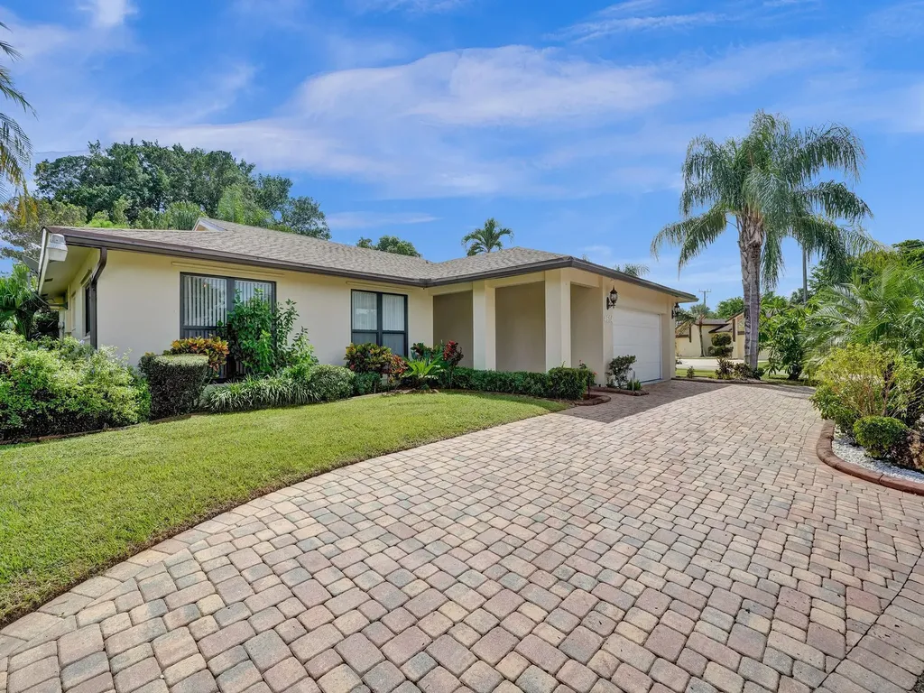 4614 Norfolk Island Pine Drive Tamarac FL 33319