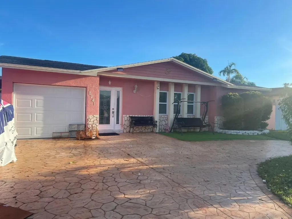 8241 SW 9th Street North Lauderdale FL 33068