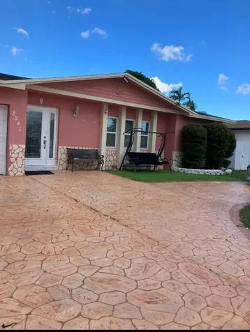 8241 SW 9th Street North Lauderdale FL 33068